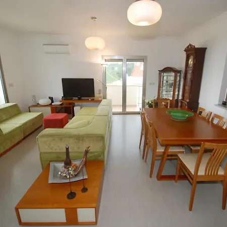 Blue Sky - With Roof Terrace In Nazaré