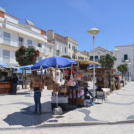 Blue Sky - With Roof Terrace In Lägenhet Nazaré