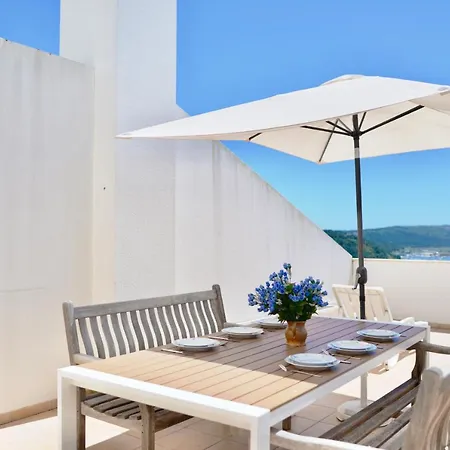 Blue Sky - With Roof Terrace In *