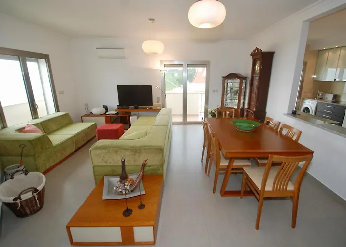 Blue Sky - With Roof Terrace In Nazaré