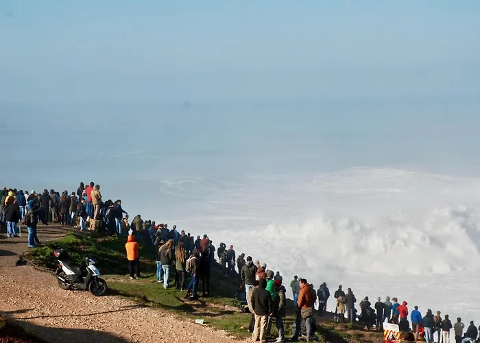 Blue Sky - With Roof Terrace In Nazaré