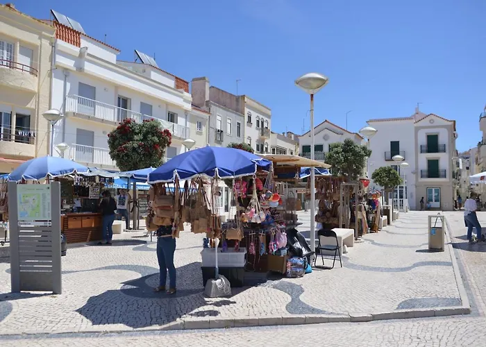 Blue Sky - With Roof Terrace In Appartamento Nazaré